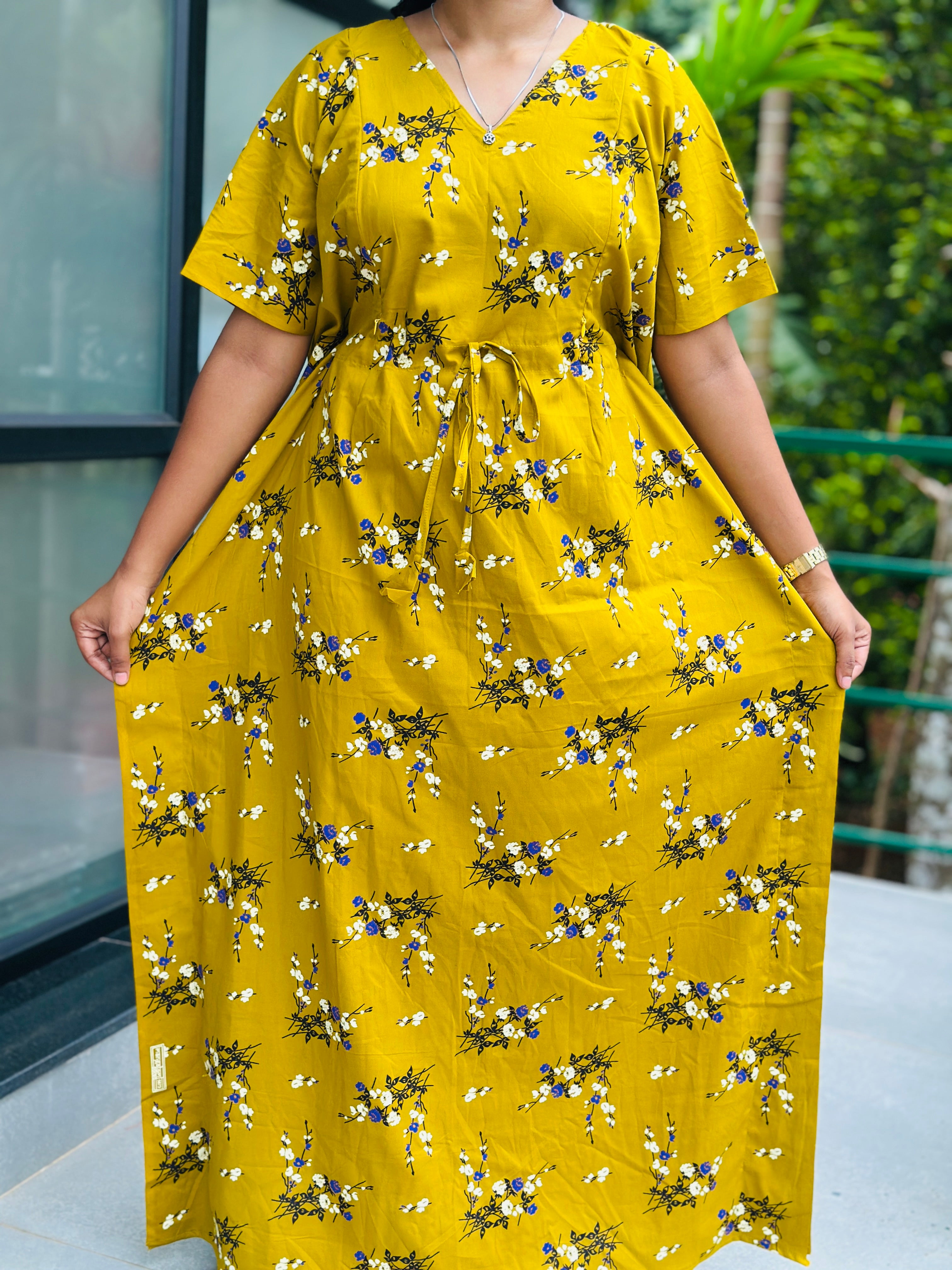 Floral feeding kaftan