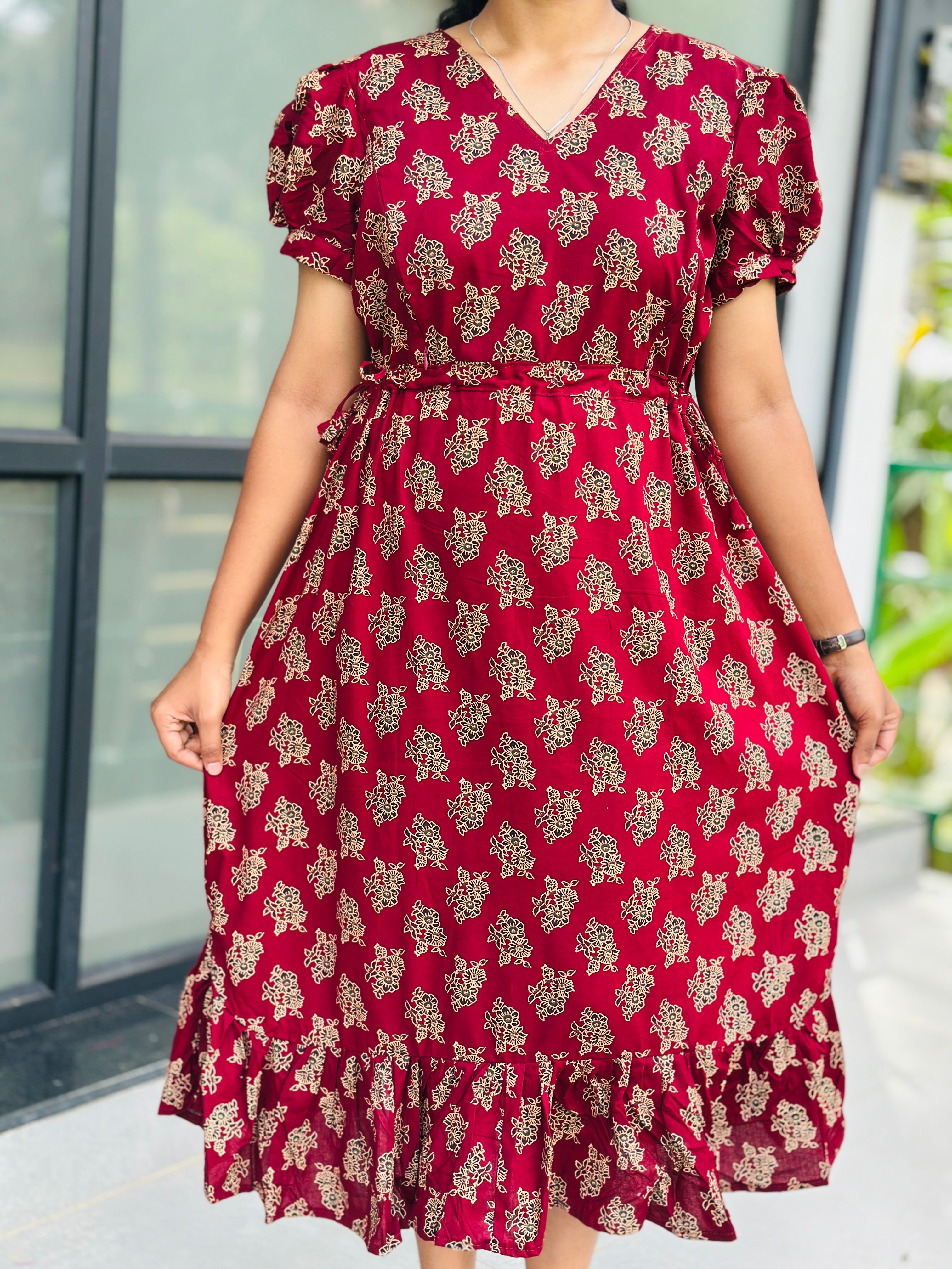 Double side tieable feeding frock