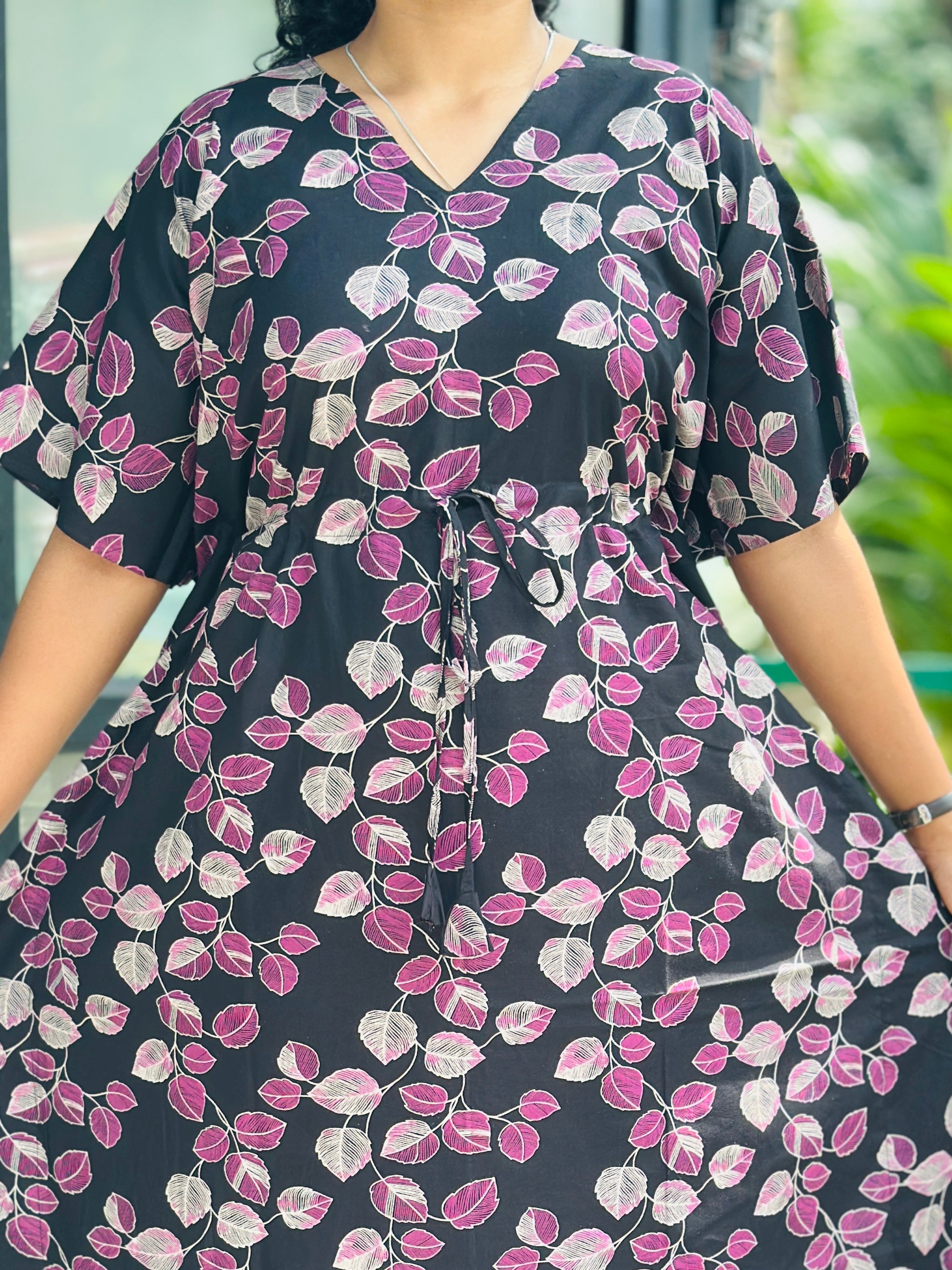 Leafy feeding kaftan