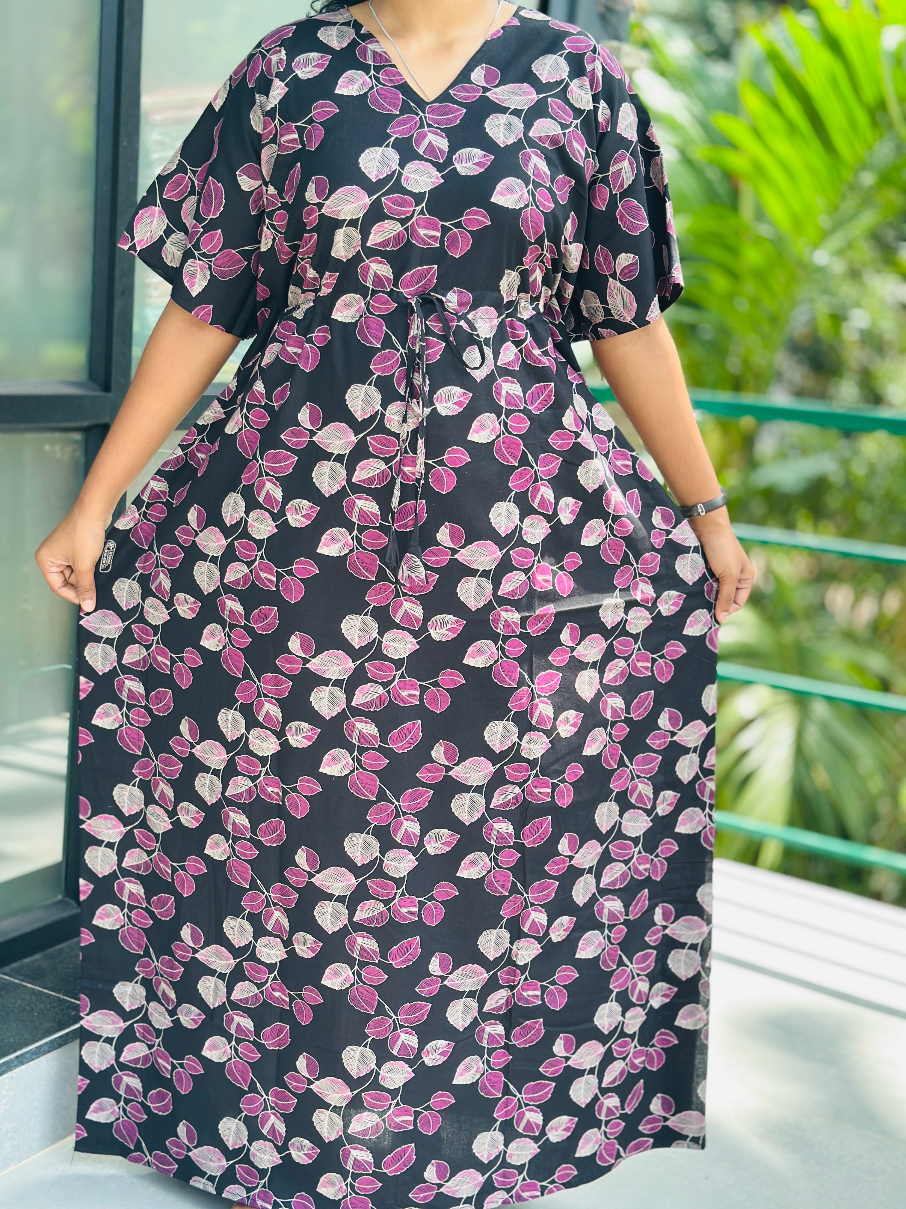 Leafy feeding kaftan