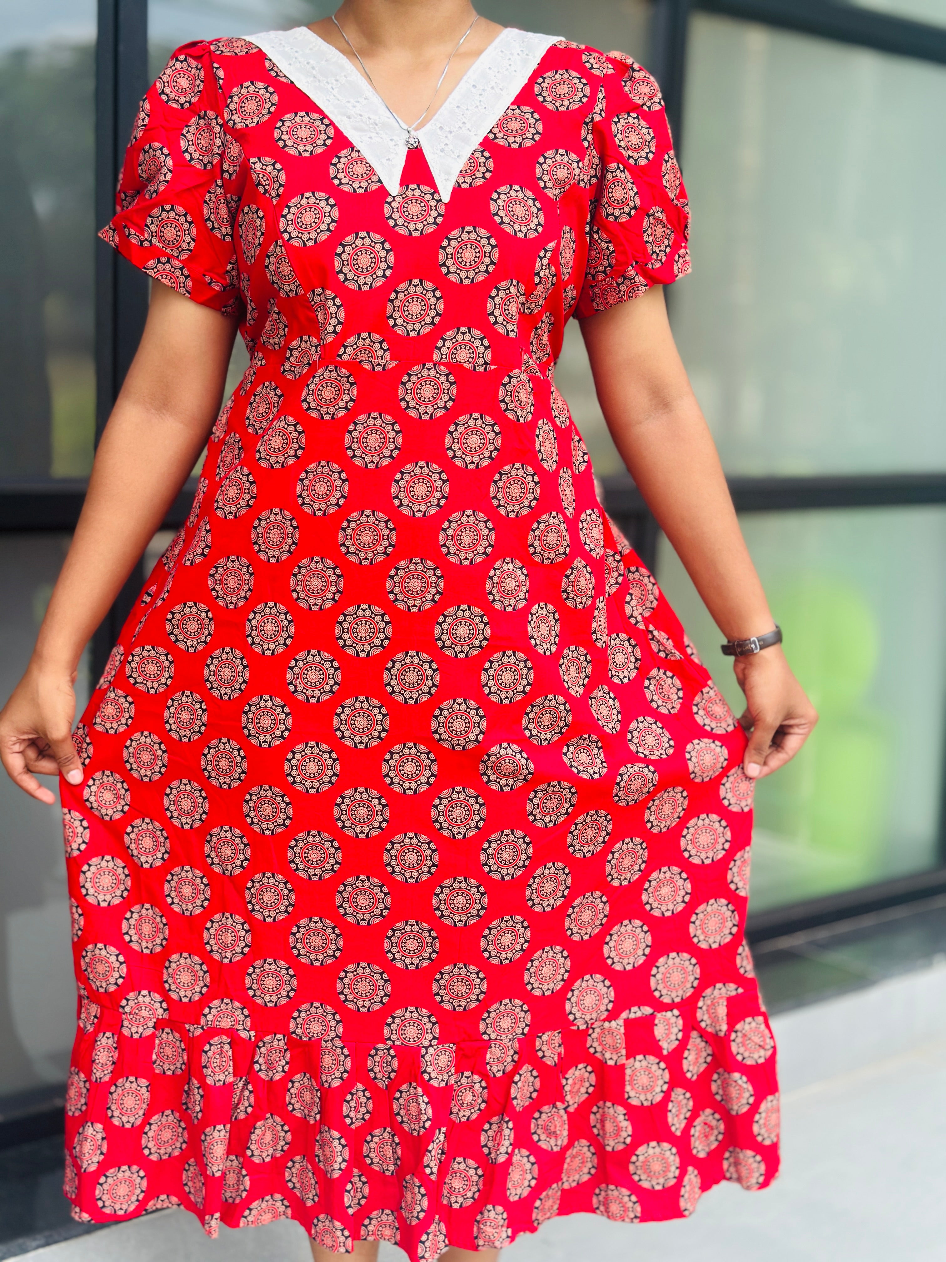 Peterpan collar feeding frock