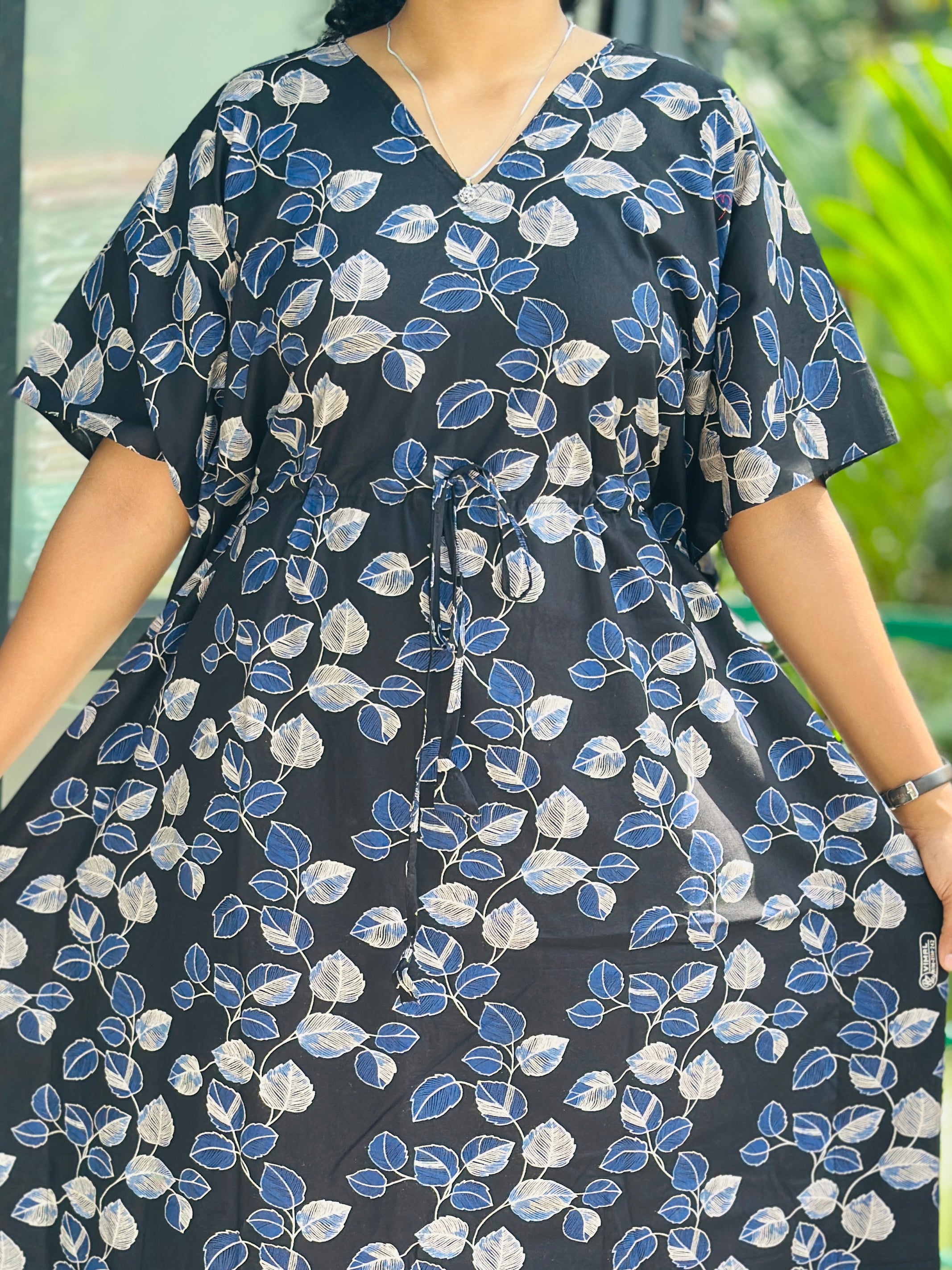 Leafy feeding kaftan