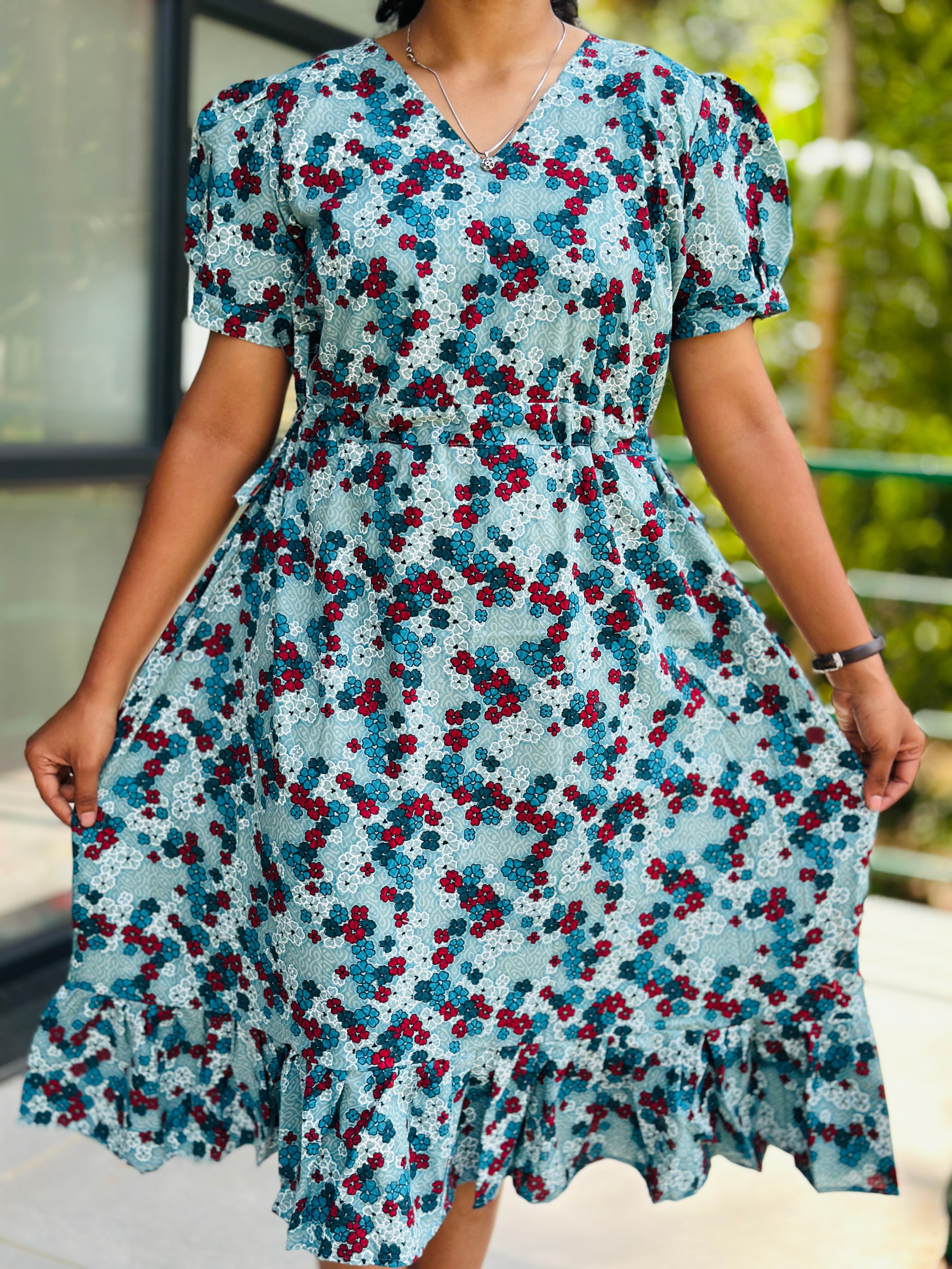 Double side tieable non feeding frock
