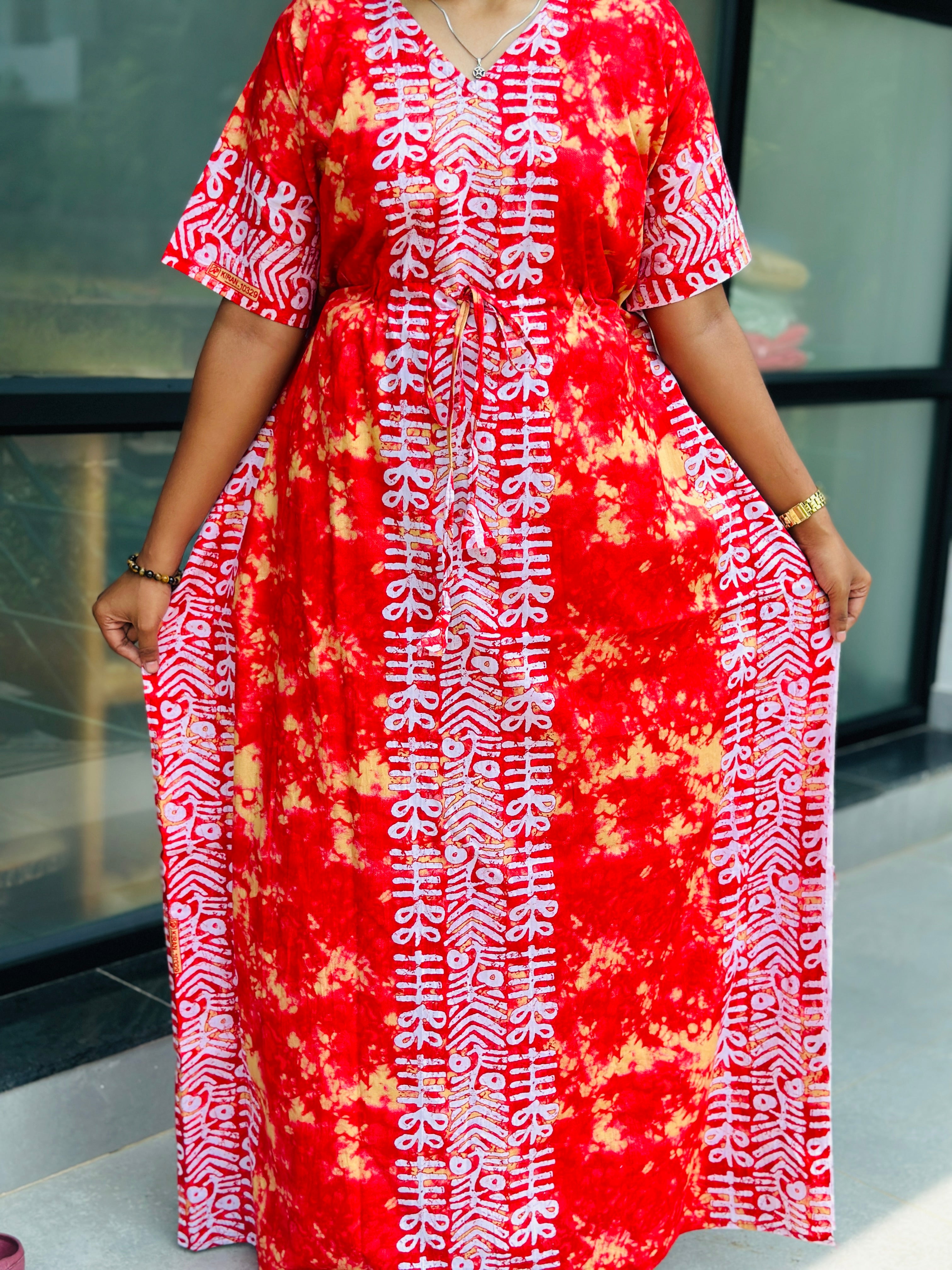 Tie-dye nonfeeding kaftans