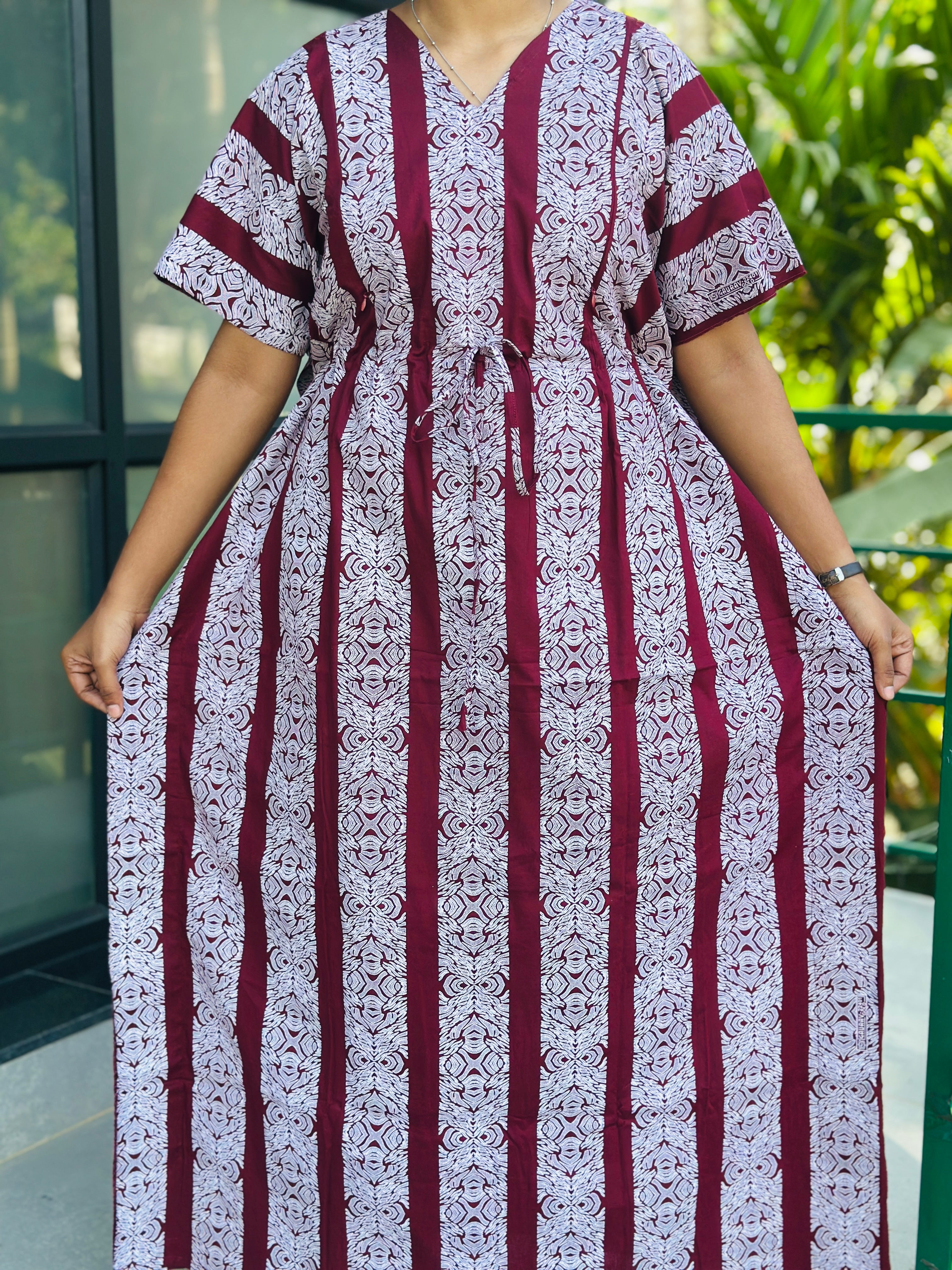 Striped feeding kaftans-meroon