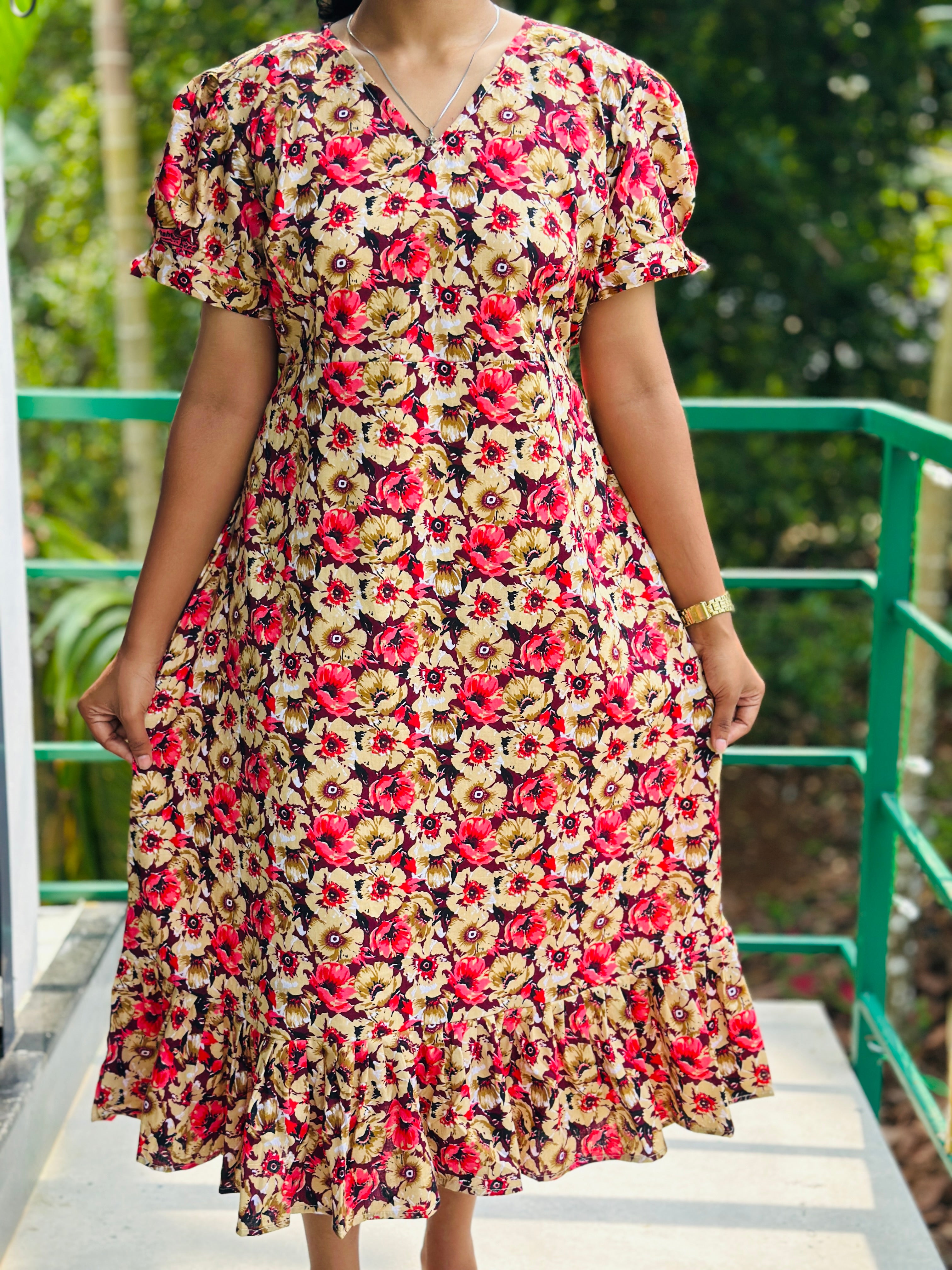 Puff sleeve feeding frock