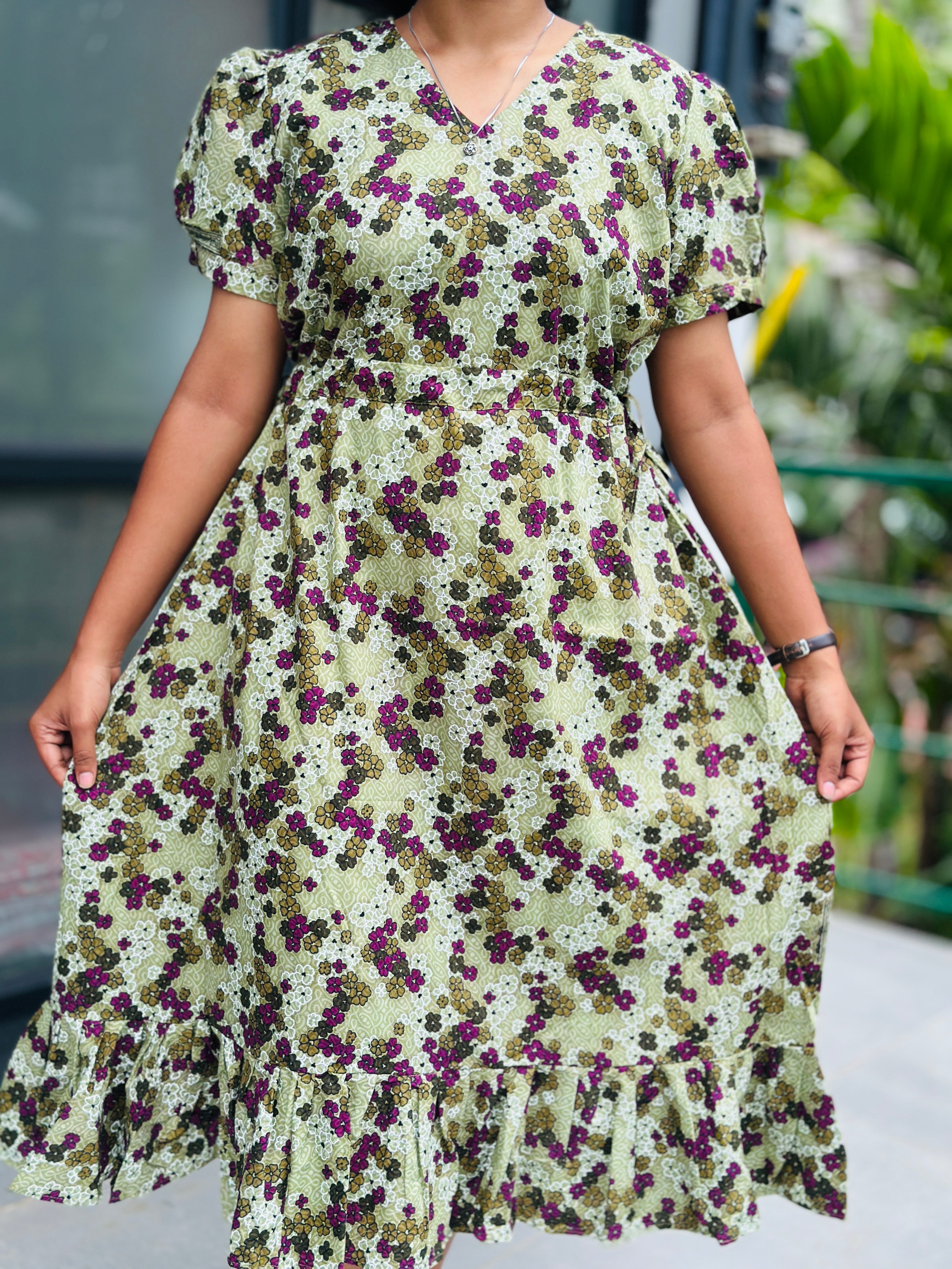 Double side tieable feeding frock