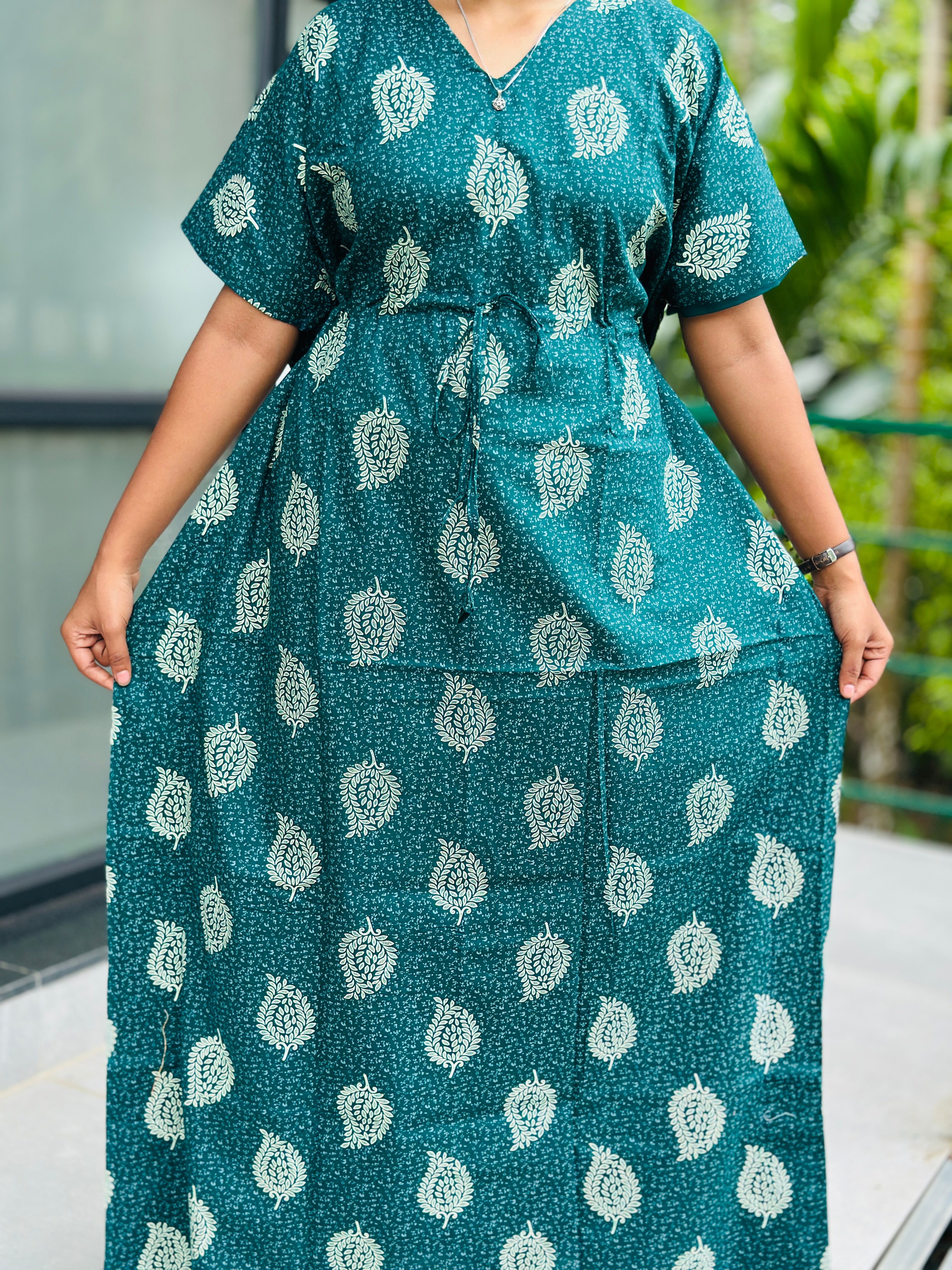 Leafy green feeding kaftan