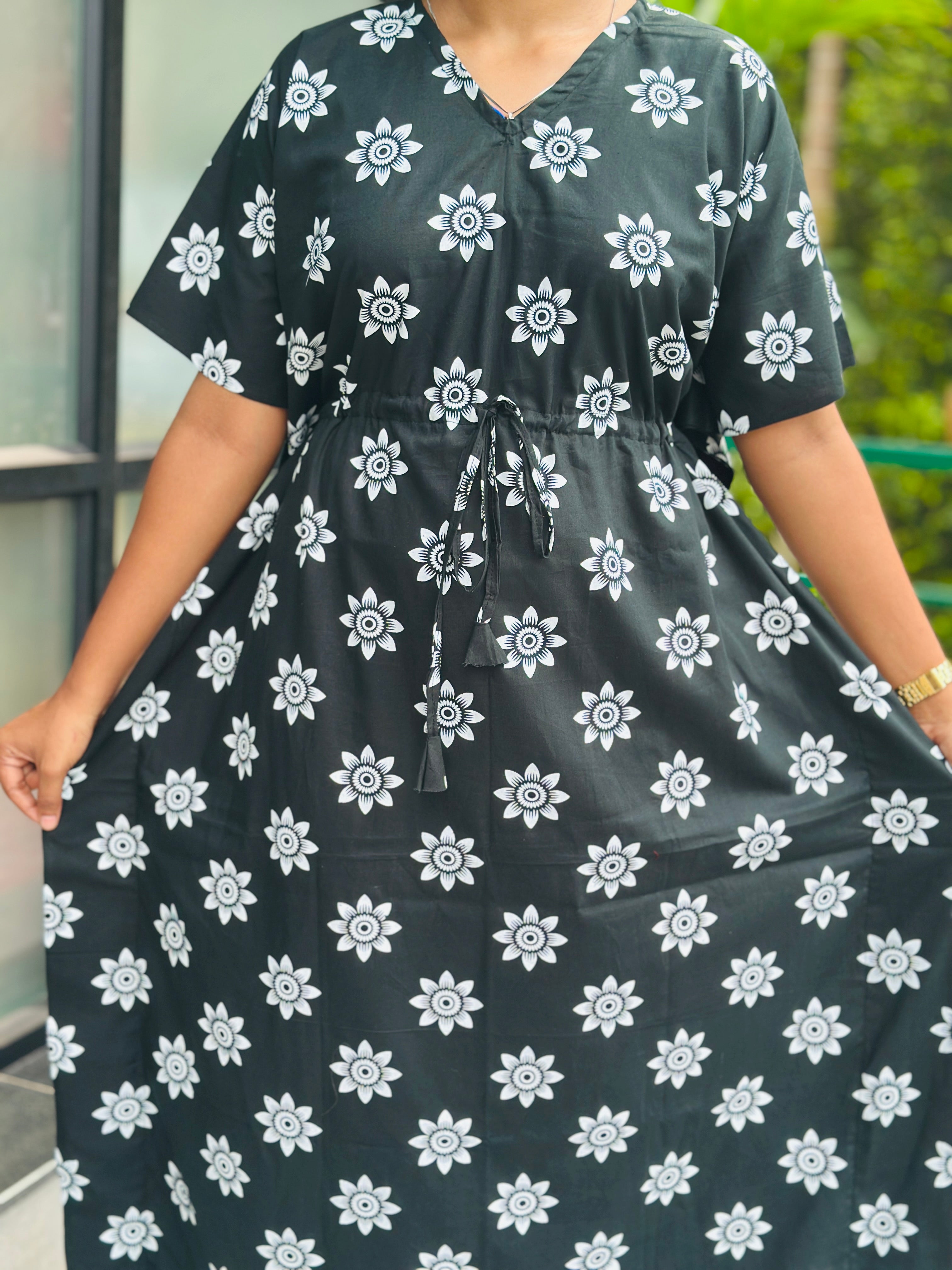 Sunflower feeding kaftan