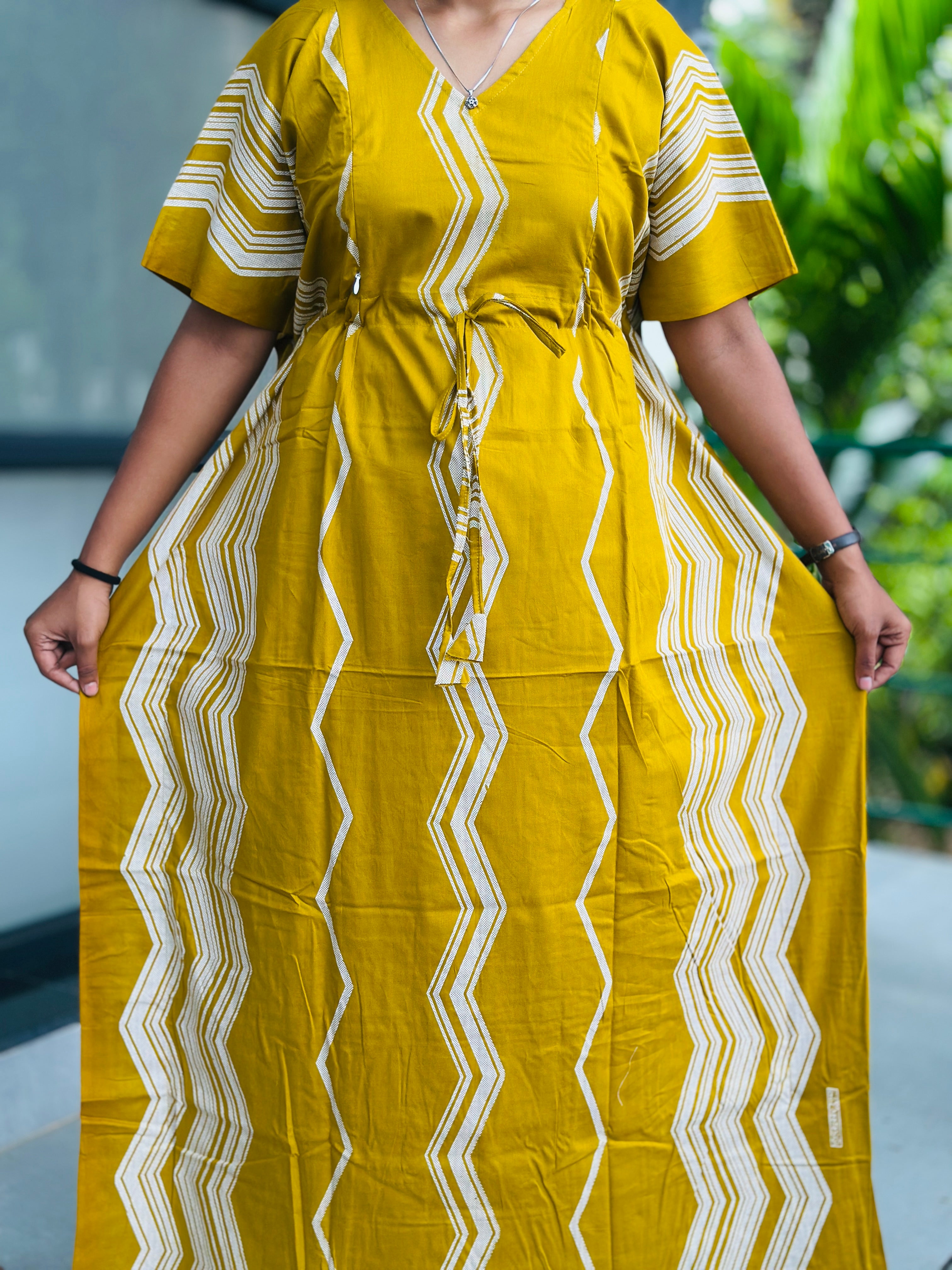Striped feeding kaftan-yellow